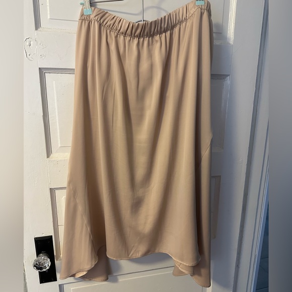 Satin skirt elastic waist - Picture 1 of 3